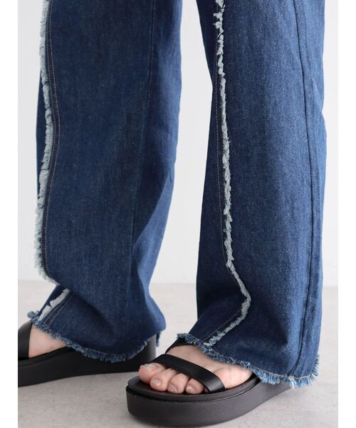 Green　Parks（グリーンパークス）の「・Double　Flags　デニムフリンジラインパンツ（デニムパンツ・レディース・ブラック/ライトインディゴブルー/ダークインディゴブルー・FREE）」の19枚目の写真