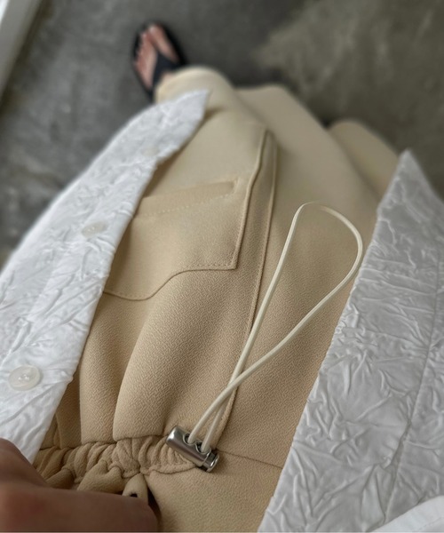 lawgy（ラウジー）の「string point square switching skirt / ストリングポイントスクエアスイッチングスカート（スカート・レディース・ブラック/アイボリー/クリーム・FREE）」の9枚目の写真