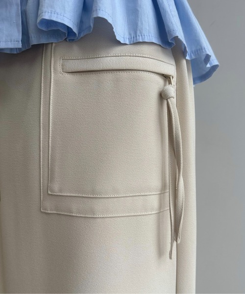 lawgy（ラウジー）の「string point square switching skirt / ストリングポイントスクエアスイッチングスカート（スカート・レディース・ブラック/アイボリー/クリーム・FREE）」の8枚目の写真