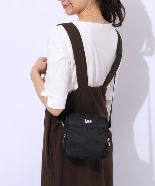 SHOO・LA・RUE（シューラルー）の「【Lee別注】スクエアショルダーバッグ（ショルダーバッグ・レディース・ブラック/ベージュ/ブルー/ダークブラウン系3・00）」の18枚目の写真