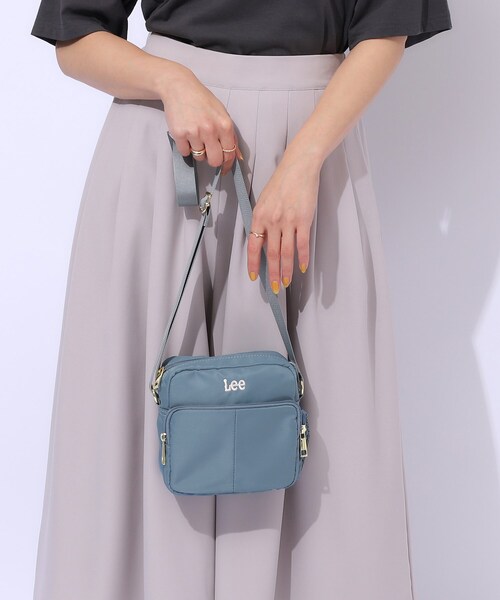 SHOO・LA・RUE（シューラルー）の「【Lee別注】スクエアショルダーバッグ（ショルダーバッグ・レディース・ブラック/ベージュ/ブルー/ダークブラウン系3・00）」の22枚目の写真