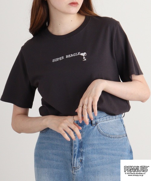 PEANUTS（ピーナッツ）の「PEANUTS 天竺ワンポイント刺繍Tシャツ（Tシャツ/カットソー・メンズ・ホワイト系/ピンクベージュ/ダークブルー/チャコール/オフホワイト/ライトグリーン系・S/M/L）」の20枚目の写真