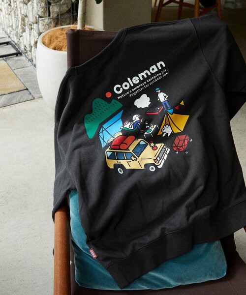 COLEMAN(コールマン)の「Coleman/コールマン Coleman×matsui×FREAK'S STORE 別注 コールマン matsui camp バックプリント クルーネック スウェット(スウェット・メンズ・ワインレッド/ライトグレー/チャコールグレー/グレー・MEDIUM/LARGE)」の2枚目の写真