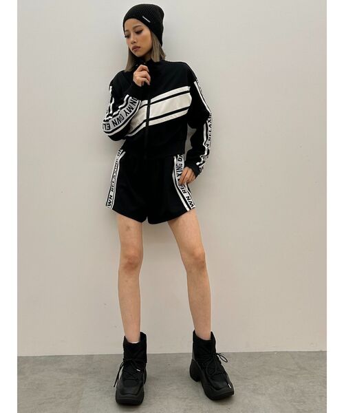 GYDA（ジェイダ）の「【SETUP着用可】RELAXING ON MY OWNラインロゴショートパンツ（その他パンツ・レディース・オフホワイト/ブラック・FREE）」の5枚目の写真