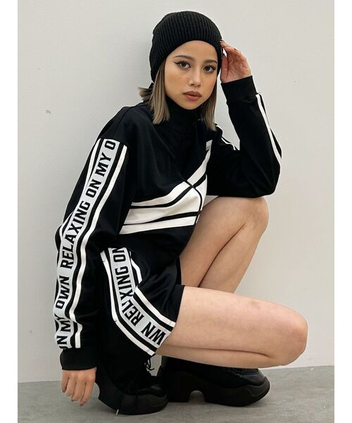 GYDA（ジェイダ）の「【SETUP着用可】RELAXING ON MY OWNラインロゴショートパンツ（その他パンツ・レディース・オフホワイト/ブラック・FREE）」の8枚目の写真