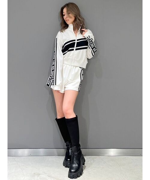 GYDA（ジェイダ）の「【SETUP着用可】RELAXING ON MY OWNラインロゴショートパンツ（その他パンツ・レディース・オフホワイト/ブラック・FREE）」の18枚目の写真