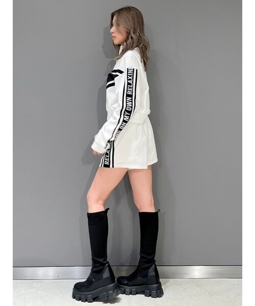 GYDA（ジェイダ）の「【SETUP着用可】RELAXING ON MY OWNラインロゴショートパンツ（その他パンツ・レディース・オフホワイト/ブラック・FREE）」の19枚目の写真