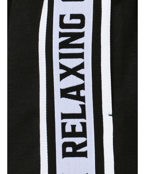 GYDA（ジェイダ）の「【SETUP着用可】RELAXING ON MY OWNラインロゴショートパンツ（その他パンツ・レディース・オフホワイト/ブラック・FREE）」の3枚目の写真