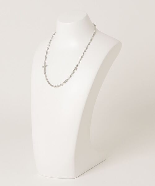 ALLSAINTS（オールセインツ）の「LAYDEN MIXED CHAIN CROSS NECKLACE | LAYDEN ミックス チェーン クロス ネックレス（ネックレス・メンズ・シルバー系その他・ONE SIZE）」の6枚目の写真