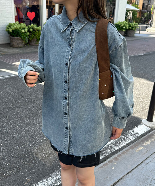 CIAOPANIC(チャオパニック)の「オーバーダイデニムシャツ(シャツ/ブラウス・レディース・ブルー・ONE SIZE)」の1枚目の写真