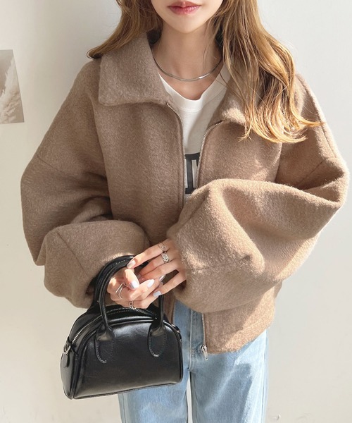 Futier land（フューティアランド）の「シープ調ボアショートジャケット（ブルゾン・レディース・ブラック/グレイッシュベージュ/チャコールグレー・MEDIUM）」の3枚目の写真