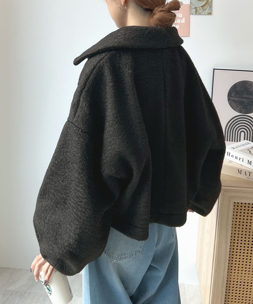 Futier land（フューティアランド）の「シープ調ボアショートジャケット（ブルゾン・レディース・ブラック/グレイッシュベージュ/チャコールグレー・MEDIUM）」の11枚目の写真