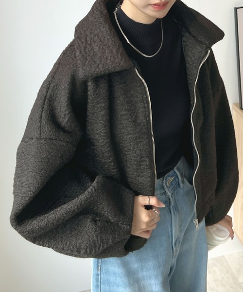 Futier land（フューティアランド）の「シープ調ボアショートジャケット（ブルゾン・レディース・ブラック/グレイッシュベージュ/チャコールグレー・MEDIUM）」の12枚目の写真