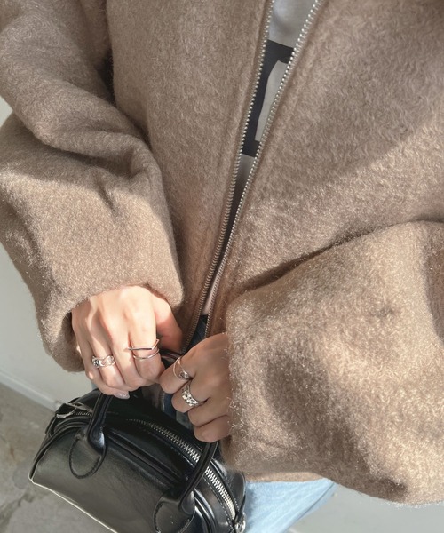 Futier land（フューティアランド）の「シープ調ボアショートジャケット（ブルゾン・レディース・ブラック/グレイッシュベージュ/チャコールグレー・MEDIUM）」の22枚目の写真