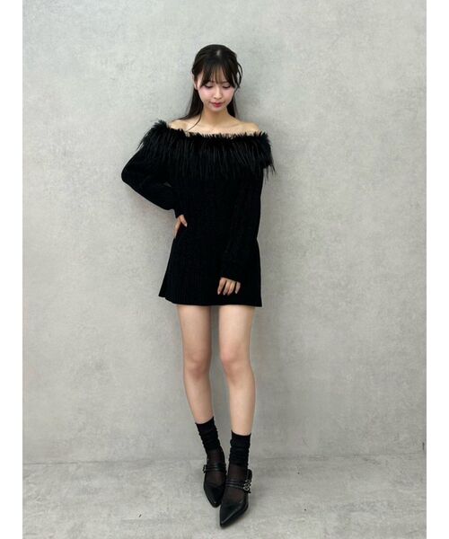 EATME（イートミー）の「フェイクファーオフショルダーニットワンピ（ワンピース・レディース・ブラック/オフホワイト/グレー/ピンク・FREE）」の11枚目の写真