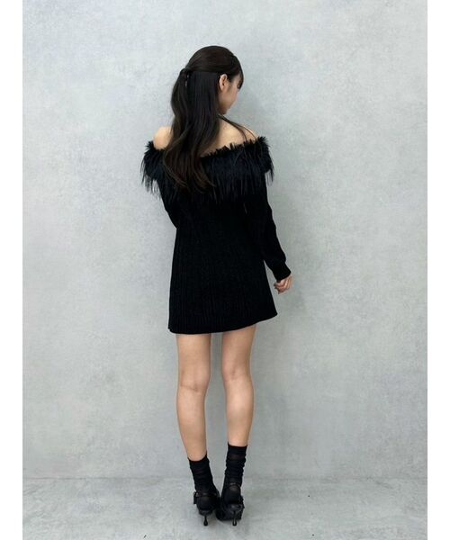 EATME（イートミー）の「フェイクファーオフショルダーニットワンピ（ワンピース・レディース・ブラック/オフホワイト/グレー/ピンク・FREE）」の13枚目の写真