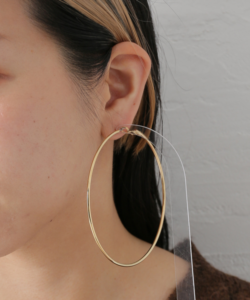Kenneth Jay Lane(ネスジェイレーン)の「【Kenneth Jay Lane/ケネス ジェイ レーン】 hoop post ear:ピアス(ピアス(両耳用)・レディース・ゴールド・FREE)」の7枚目の写真