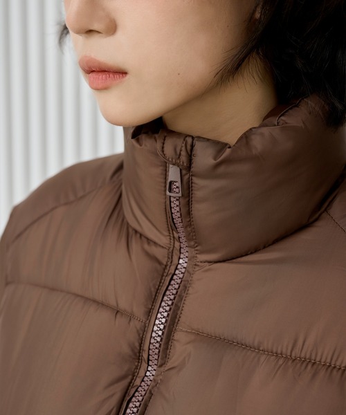 UNE MANSION(ユヌマンション)の「ポケットジッパークロップドジップアップ中綿ジャンバー ぺディン(ダウンジャケット/コート・レディース・ブラウン/ブラック/アイボリー・FREE)」の14枚目の写真