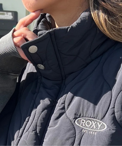 ROXY(ロキシー)の「BRIGHT SOUL /ロキシーロゴベストジャケットドローコード付き2WAYブルゾン(ブルゾン・レディース・ブラック/ホワイト/ブラック系その他・LARGE/MEDIUM/SMALL)」の18枚目の写真