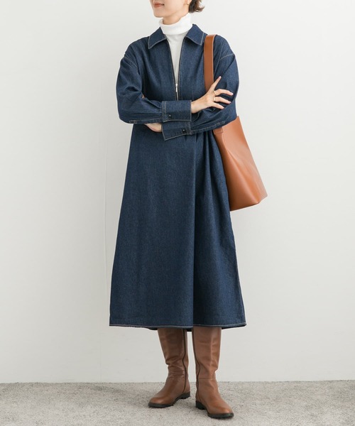 URBAN RESEARCH DOORS(アーバンリサーチドアーズ)の「デニムハーフジップワンピース(ワンピース・レディース・インディゴブルー/ワンウォッシュ・MEDIUM)」の2枚目の写真