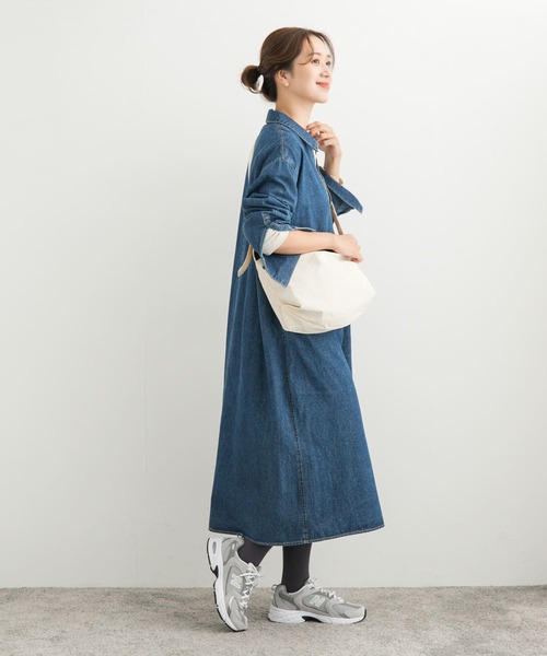 URBAN RESEARCH DOORS(アーバンリサーチドアーズ)の「デニムハーフジップワンピース(ワンピース・レディース・インディゴブルー/ワンウォッシュ・MEDIUM)」の13枚目の写真