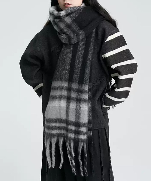 SAISON DE PAPILLON(セゾンドパピヨン)の「大判タイプなチェック柄マフラー(マフラー・レディース・ベージュ/ブラック/グリーン/ブラウン・フリー)」の6枚目の写真