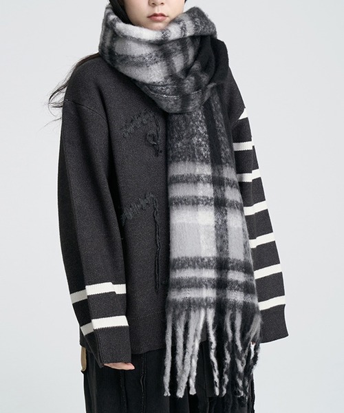 SAISON DE PAPILLON(セゾンドパピヨン)の「大判タイプなチェック柄マフラー(マフラー・レディース・ベージュ/ブラック/グリーン/ブラウン・フリー)」の7枚目の写真