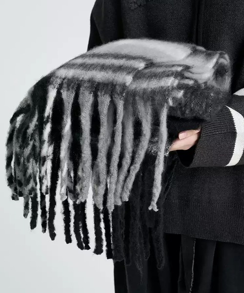 SAISON DE PAPILLON(セゾンドパピヨン)の「大判タイプなチェック柄マフラー(マフラー・レディース・ベージュ/ブラック/グリーン/ブラウン・フリー)」の11枚目の写真