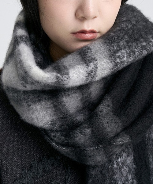 SAISON DE PAPILLON(セゾンドパピヨン)の「大判タイプなチェック柄マフラー(マフラー・レディース・ベージュ/ブラック/グリーン/ブラウン・フリー)」の12枚目の写真