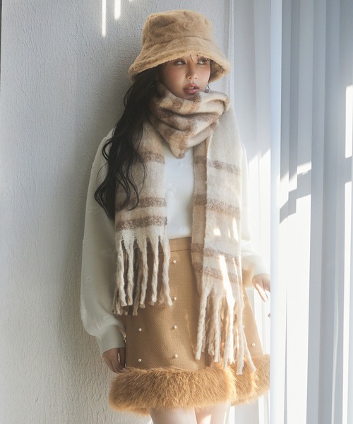 SAISON DE PAPILLON(セゾンドパピヨン)の「大判タイプなチェック柄マフラー(マフラー・レディース・ベージュ/ブラック/グリーン/ブラウン・フリー)」の16枚目の写真