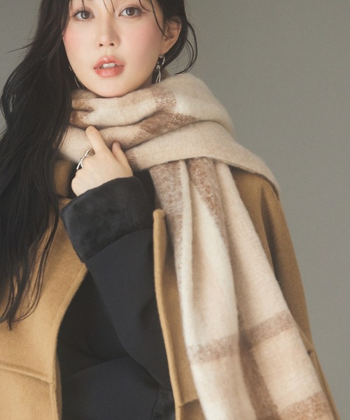 SAISON DE PAPILLON(セゾンドパピヨン)の「大判タイプなチェック柄マフラー(マフラー・レディース・ベージュ/ブラック/グリーン/ブラウン・フリー)」の21枚目の写真