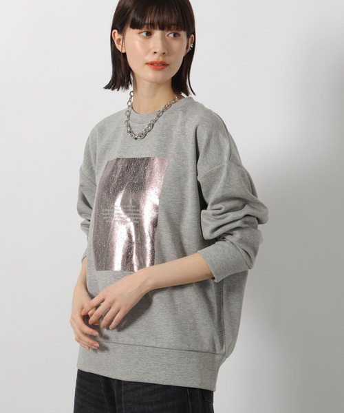 LAKOLE（ラコレ）の「箔プリント裏起毛プルオーバー / 240572（スウェット・レディース・ブラック/オフホワイト/グレー・FREE）」の3枚目の写真