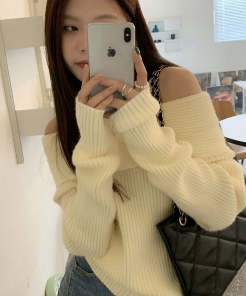 Ritzy（リッツィー）の「オフショルダー リブニット長袖トップス（ニット/セーター・レディース・チャコールグレー/ブラック/アイボリー・FREE）」の9枚目の写真