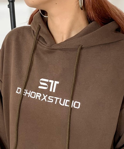 non-hedge(ノンヘッジ)の「ロゴ刺繍スリーブラインパーカープルオーバー(パーカー・レディース・ブラック/グレー/オートミール/ブラウン・FREE)」の12枚目の写真