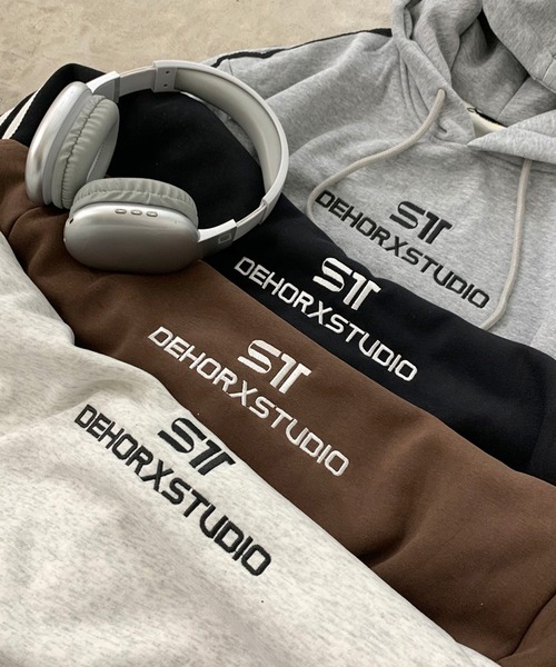 non-hedge(ノンヘッジ)の「ロゴ刺繍スリーブラインパーカープルオーバー(パーカー・レディース・ブラック/グレー/オートミール/ブラウン・FREE)」の7枚目の写真