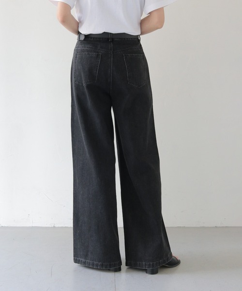 cheriella（シェリエラ）の「【HER CLOSET×cheriella】ハイウエストタックワイドデニムパンツ HIGH WAIST TUCK WIDE DENIM PANTS（デニムパンツ・レディース・ブラック/インディゴブルー・L/M/S）」の5枚目の写真