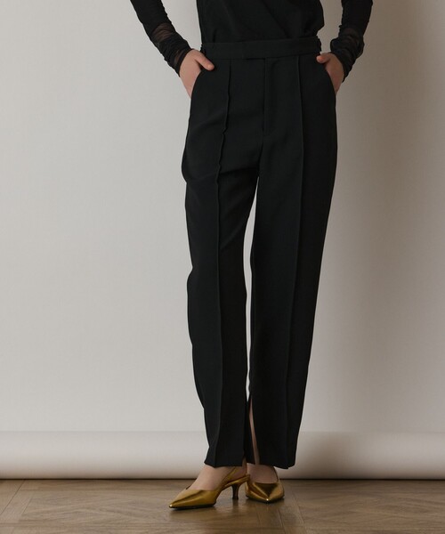 GRACE CONTINENTAL（グレースコンチネンタル）の「インサイドスリットスリムパンツ（その他パンツ・レディース・ベージュ/ブラック・38/34/36）」の2枚目の写真