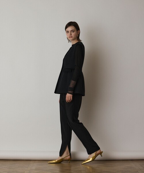 GRACE CONTINENTAL（グレースコンチネンタル）の「インサイドスリットスリムパンツ（その他パンツ・レディース・ベージュ/ブラック・38/34/36）」の5枚目の写真