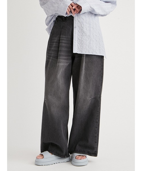 emmi(エミ)の「リサイクルコットンタックデニムパンツ(デニムパンツ・レディース・ブラック/インディゴブルー・0/1)」の17枚目の写真