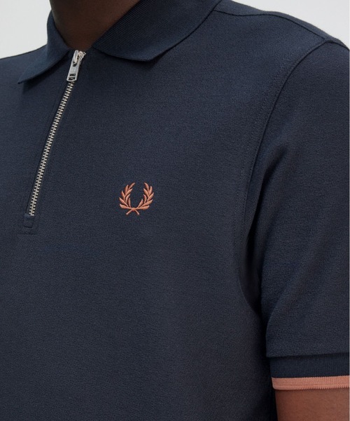 FRED PERRY（フレッドペリー）の「Crepe Pique Zip Neck Polo Shirt／クレープピケジップネックポロシャツ（ポロシャツ・メンズ・ネイビー/ベージュ/サックスブルー・M/L）」の7枚目の写真
