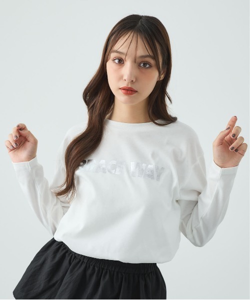 INGNI（イング）の「アソートロゴロングTシャツ（Tシャツ/カットソー・レディース・グレー系6/ブラック×ホワイト/ブラック×シルバー/ホワイト系その他2/ホワイト×シルバー/ブラック系その他/ホワイト×ブラック/ライトグレー系6/ベージュ系7・M）」の3枚目の写真