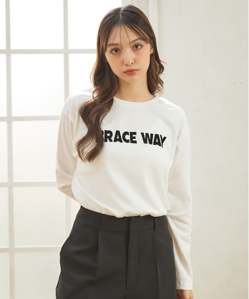 INGNI（イング）の「アソートロゴロングTシャツ（Tシャツ/カットソー・レディース・グレー系6/ブラック×ホワイト/ブラック×シルバー/ホワイト系その他2/ホワイト×シルバー/ブラック系その他/ホワイト×ブラック/ライトグレー系6/ベージュ系7・M）」の10枚目の写真