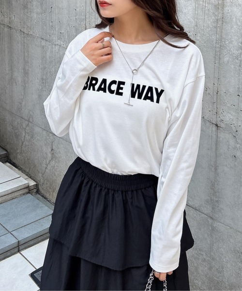 INGNI（イング）の「アソートロゴロングTシャツ（Tシャツ/カットソー・レディース・グレー系6/ブラック×ホワイト/ブラック×シルバー/ホワイト系その他2/ホワイト×シルバー/ブラック系その他/ホワイト×ブラック/ライトグレー系6/ベージュ系7・M）」の12枚目の写真