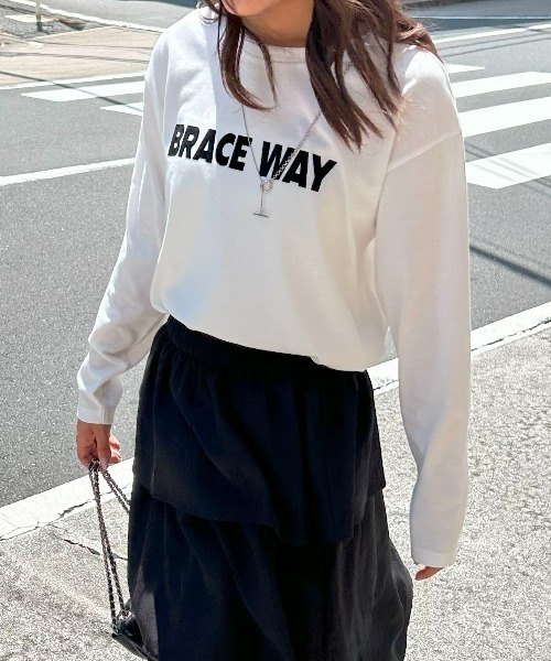 INGNI（イング）の「アソートロゴロングTシャツ（Tシャツ/カットソー・レディース・グレー系6/ブラック×ホワイト/ブラック×シルバー/ホワイト系その他2/ホワイト×シルバー/ブラック系その他/ホワイト×ブラック/ライトグレー系6/ベージュ系7・M）」の13枚目の写真