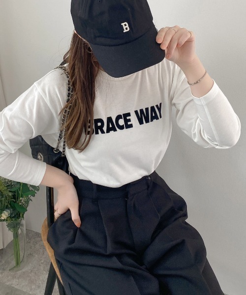 INGNI（イング）の「アソートロゴロングTシャツ（Tシャツ/カットソー・レディース・グレー系6/ブラック×ホワイト/ブラック×シルバー/ホワイト系その他2/ホワイト×シルバー/ブラック系その他/ホワイト×ブラック/ライトグレー系6/ベージュ系7・M）」の11枚目の写真
