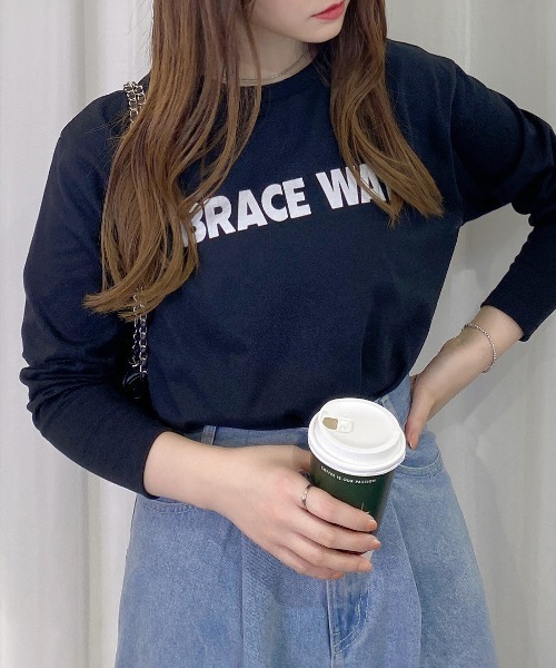 INGNI（イング）の「アソートロゴロングTシャツ（Tシャツ/カットソー・レディース・グレー系6/ブラック×ホワイト/ブラック×シルバー/ホワイト系その他2/ホワイト×シルバー/ブラック系その他/ホワイト×ブラック/ライトグレー系6/ベージュ系7・M）」の22枚目の写真