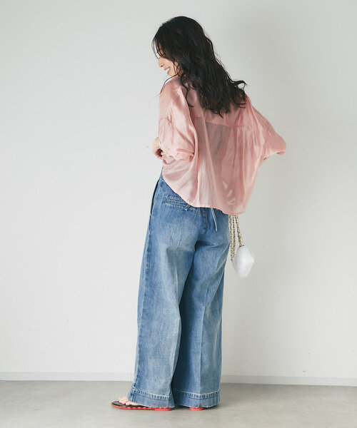 La boutique BonBon(ラブティックボンボン)の「【名品・新色登場!】シアークロップドシャツ(シャツ/ブラウス・レディース・イエロー/ピンク/ホワイト/サックスブルー/ネイビー/チャコールグレー・FREE)」の12枚目の写真