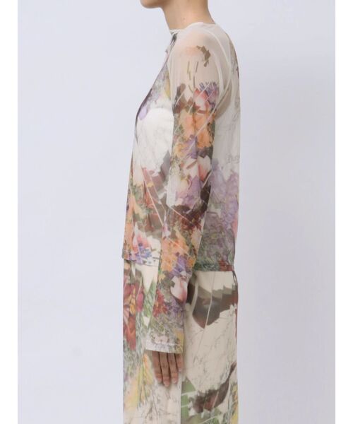LAGUNAMOON(ラグナムーン)の「【DELIGENCE PARLOURコラボ】アートフラワープリントシアートップス(Tシャツ/カットソー・レディース・ベージュ/ライトグレー・FREE)」の8枚目の写真