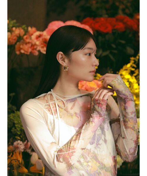 TORRAZZODONNA♡shikinaコラボ　フローラルシアーフレアトップス TORRAZZODONNA shikina フローラルシアーフレアトップス 黒