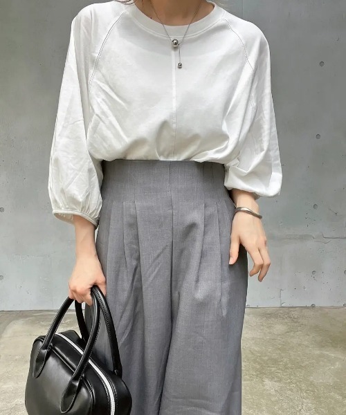 aquagarage（アクアガレージ）の「ボリューム袖カットソー（Tシャツ/カットソー・レディース・ブラック/ネイビー/ベージュ/セージグリーン/ホワイト/ピンク/ライム・M/S）」の9枚目の写真